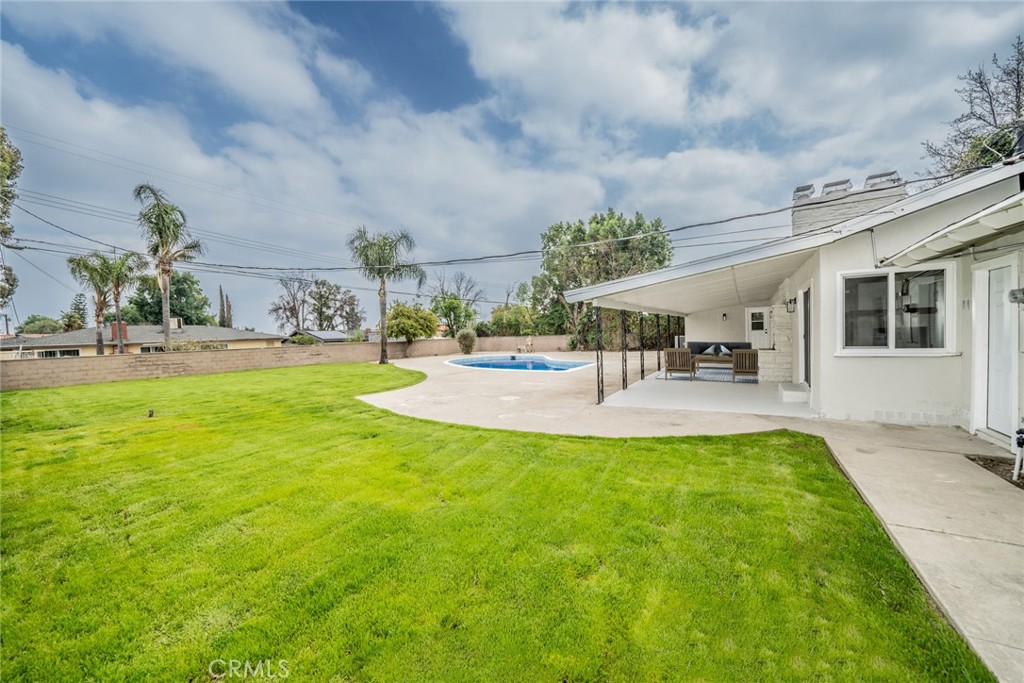 6323 Lilac Avenue Property Photo 5
