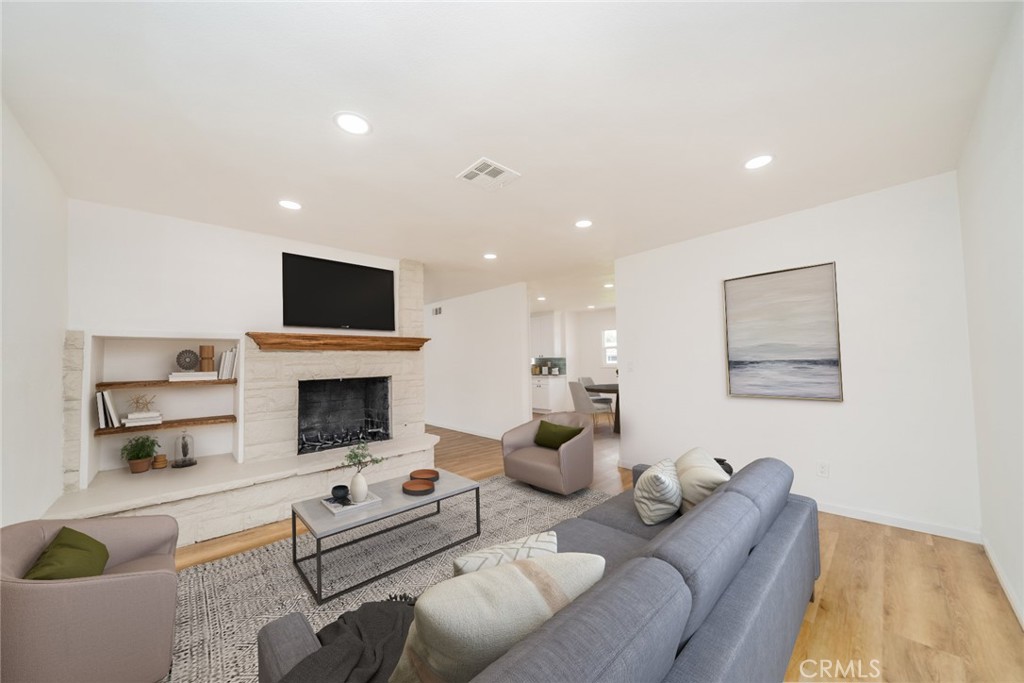 6323 Lilac Avenue Property Photo 7