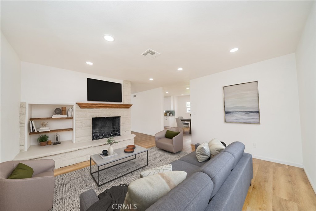 6323 Lilac Avenue Property Photo 7