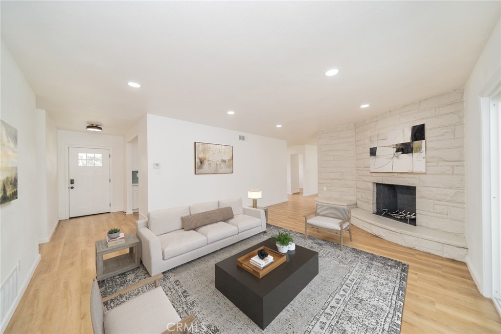 6323 Lilac Avenue Property Photo 10