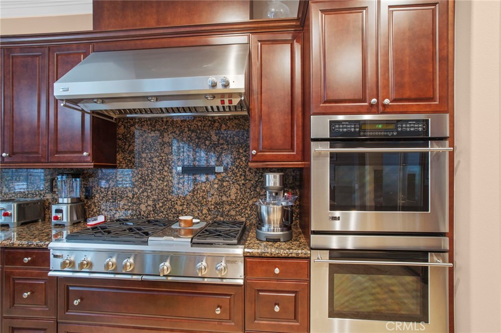 7683 Sewell Court Property Photo 11