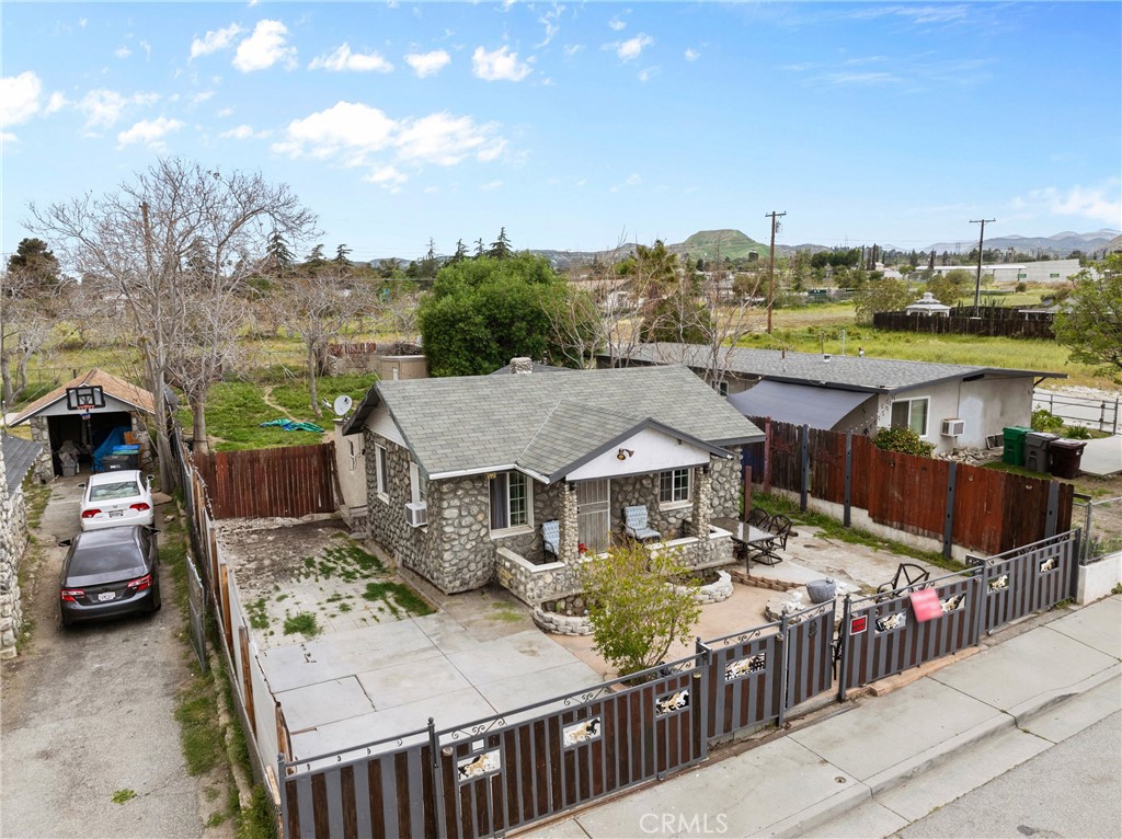671 N Cherry Street Property Photo