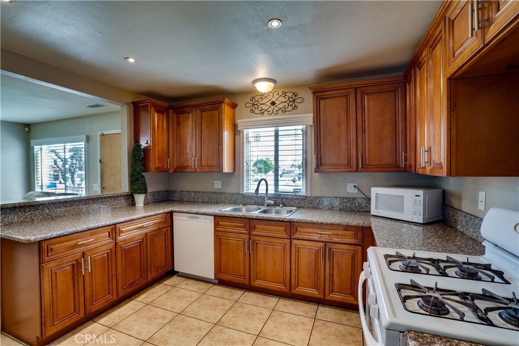2948 Atchison Street Property Photo 11
