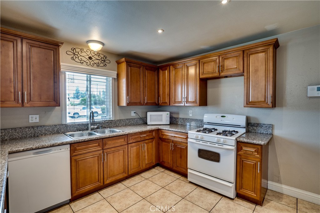 2948 Atchison Street Property Photo 24