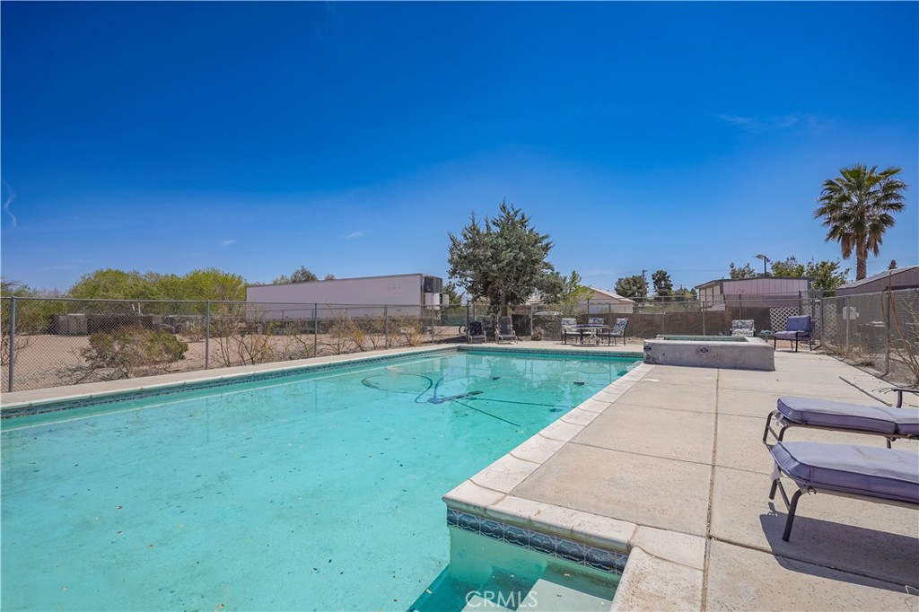 10977 Pinon Avenue Property Photo 2