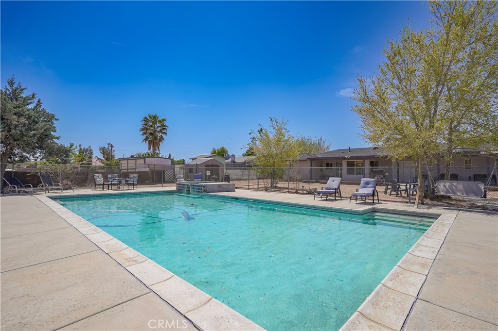 10977 Pinon Avenue Property Photo 3