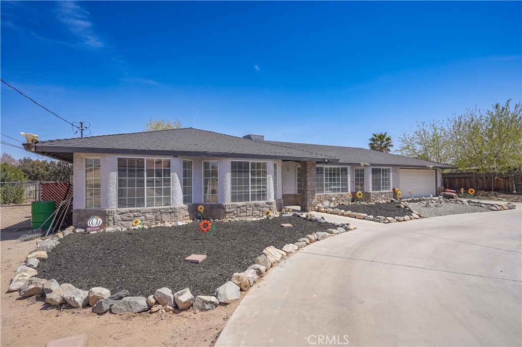 10977 Pinon Avenue Property Photo 5