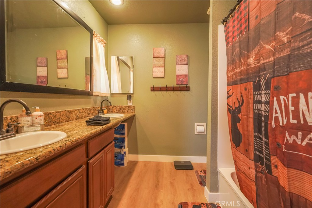 10977 Pinon Avenue Property Photo 40