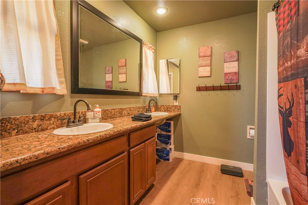 10977 Pinon Avenue Property Photo 41