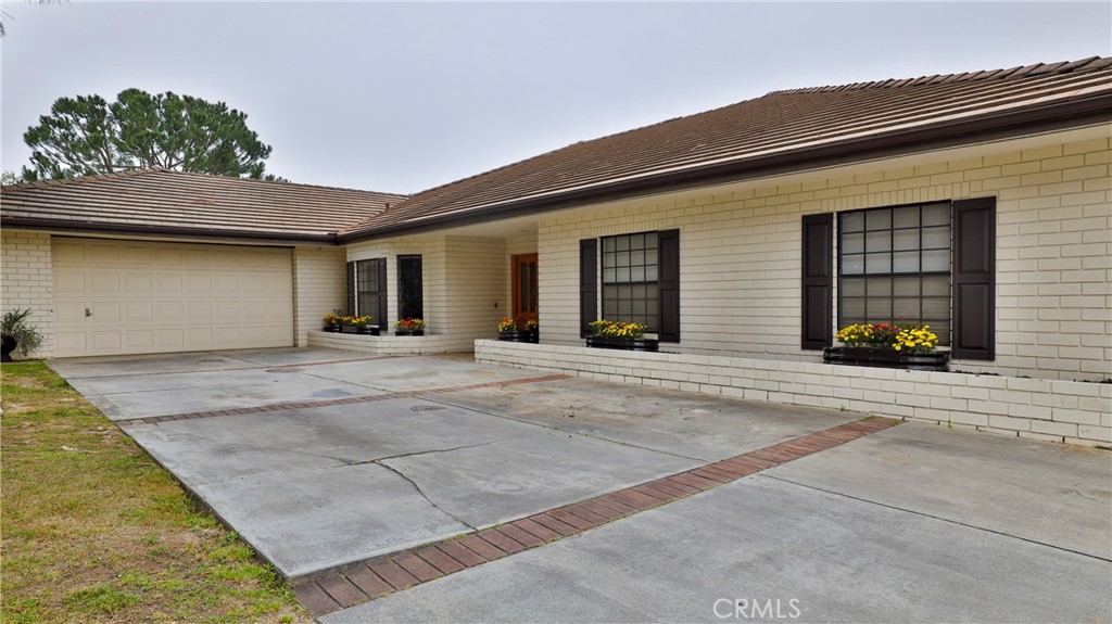 12698 La Solana Drive Property Photo 3