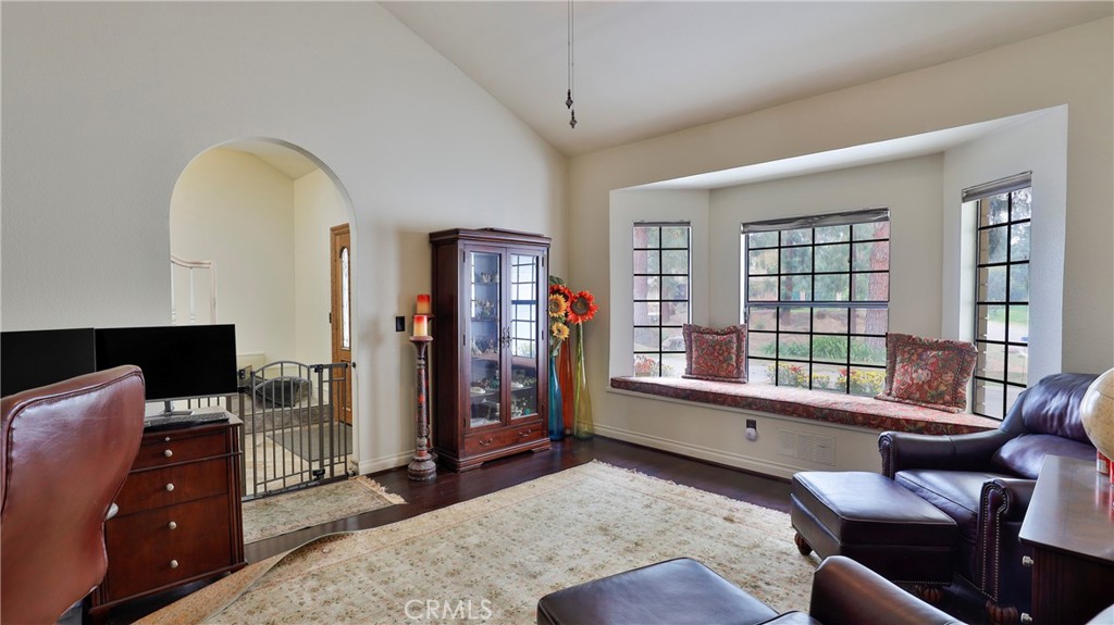 12698 La Solana Drive Property Photo 5