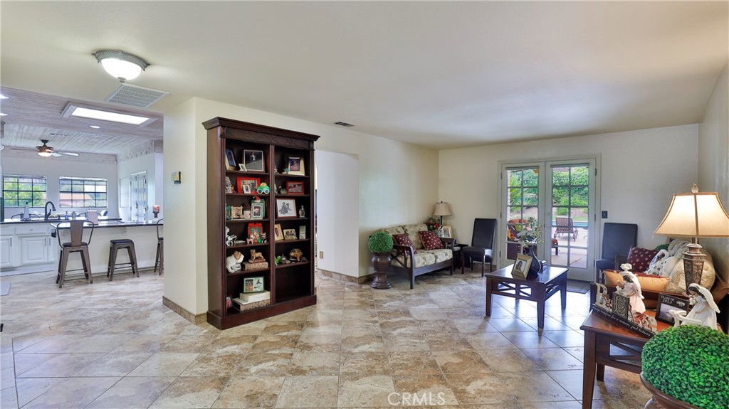 12698 La Solana Drive Property Photo 8
