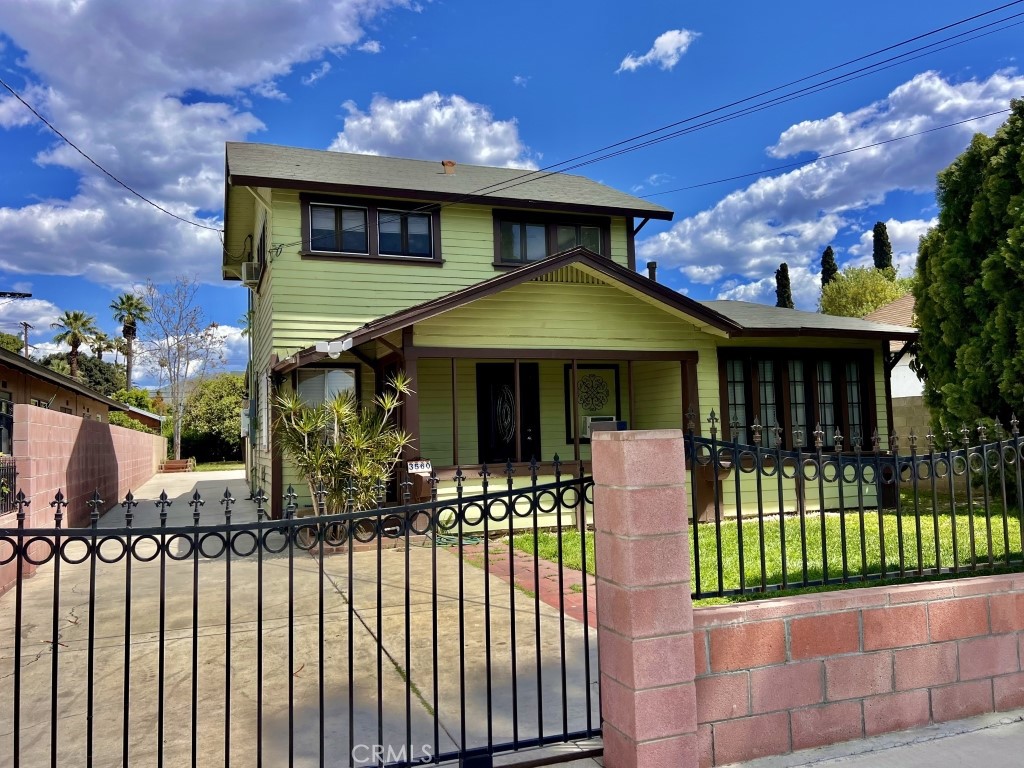 3560 Franklin Avenue Property Photo 1
