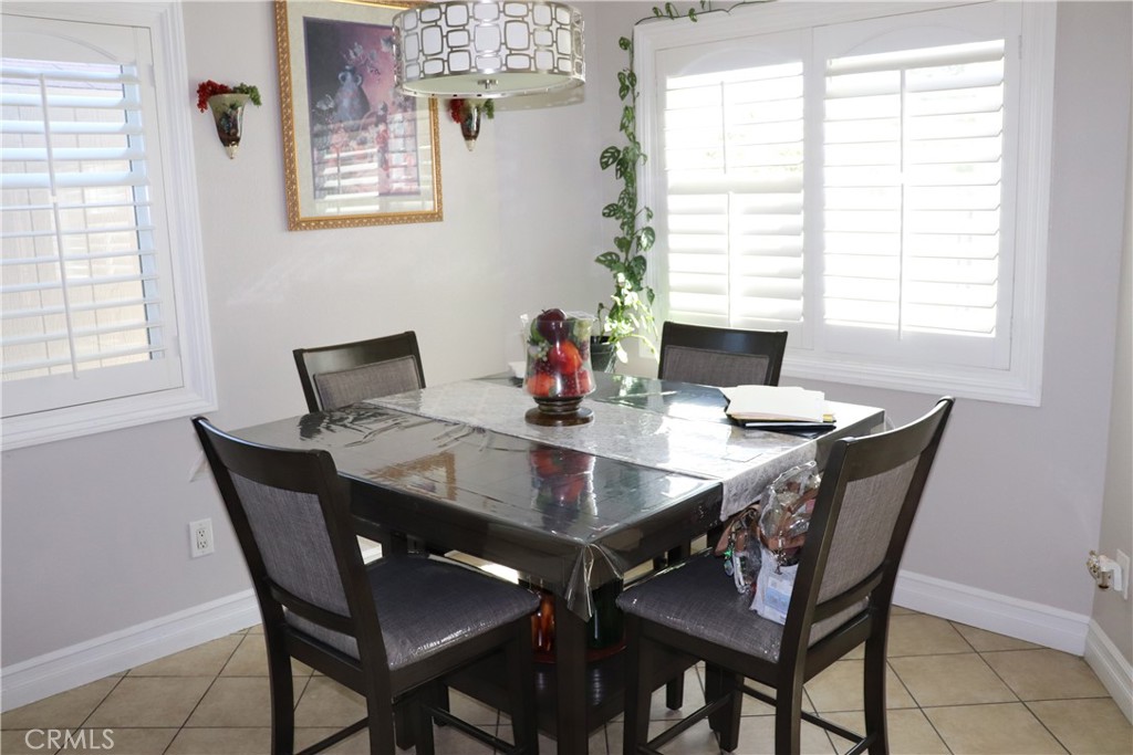 8998 Mango Avenue D Property Photo 6