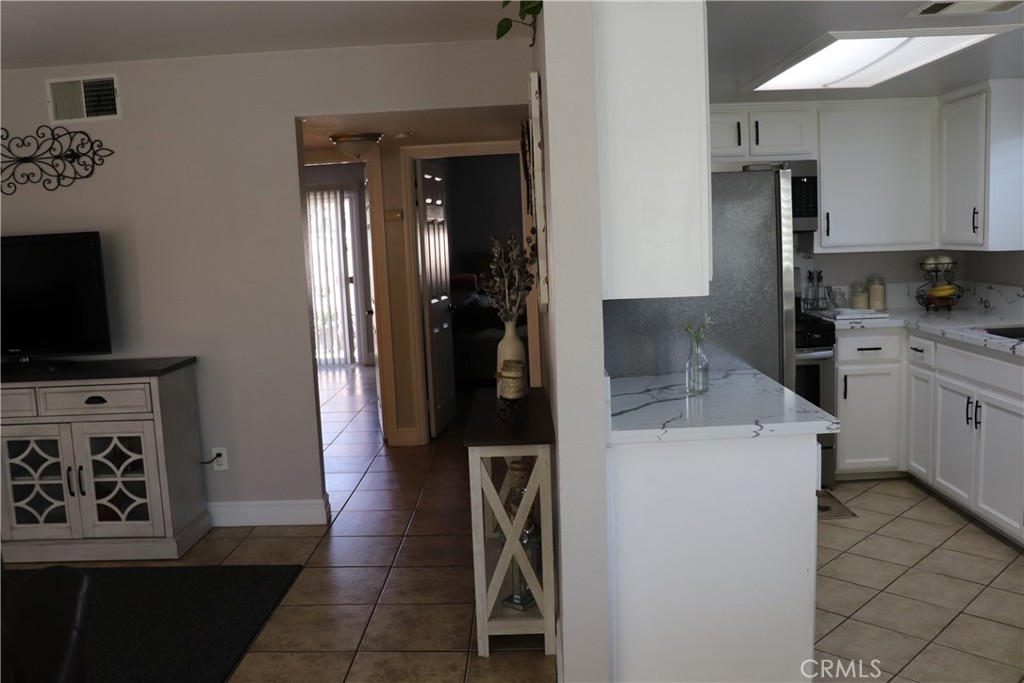 8998 Mango Avenue D Property Photo 10