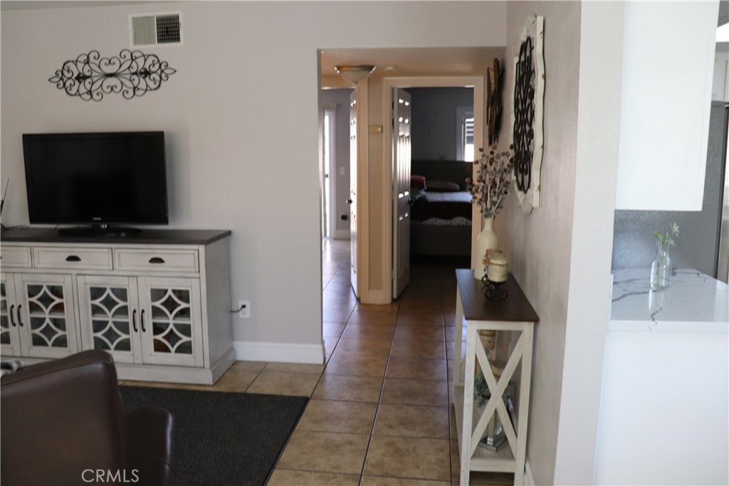 8998 Mango Avenue D Property Photo 11