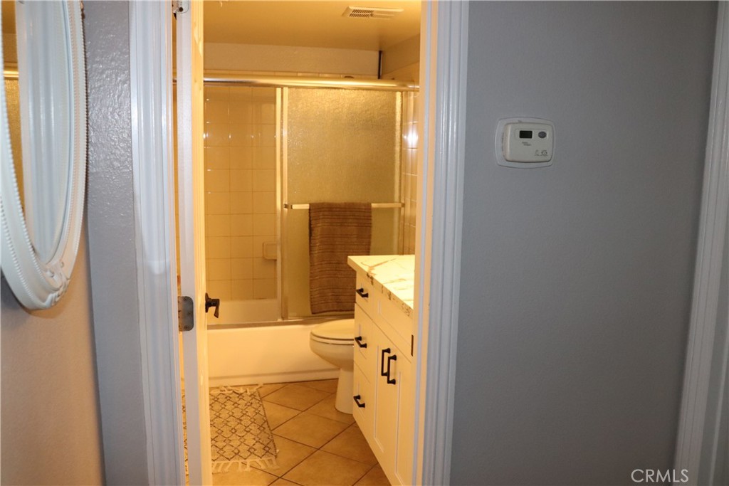 8998 Mango Avenue D Property Photo 12