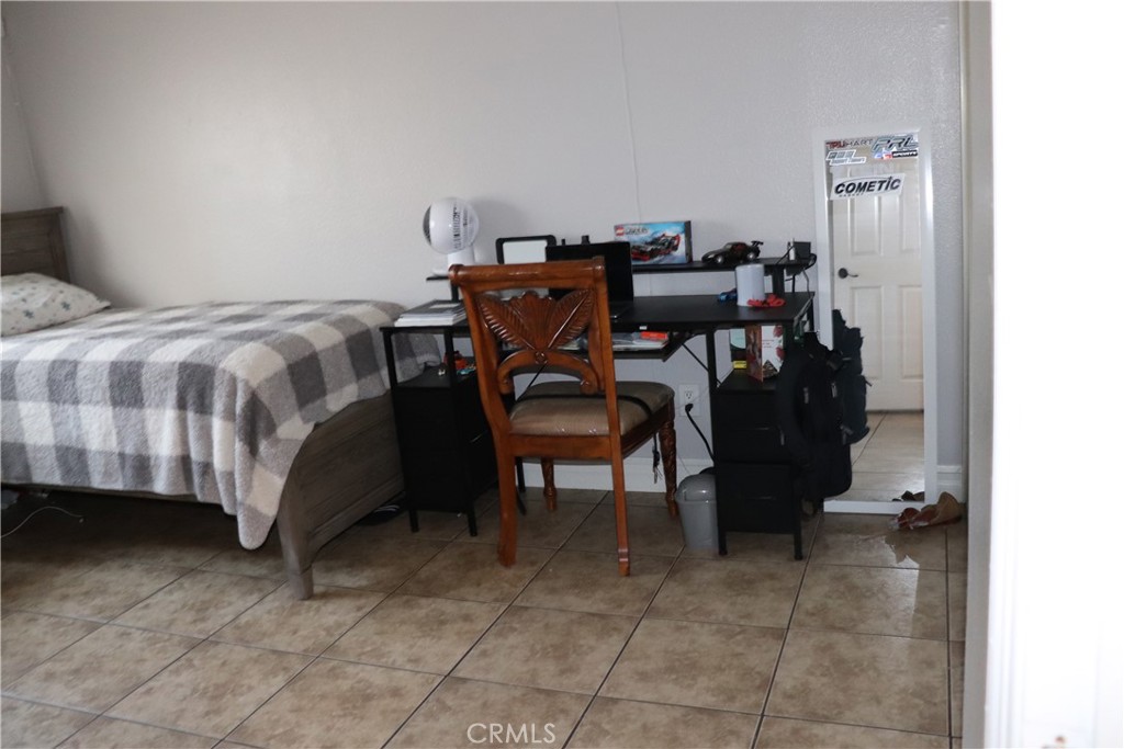 8998 Mango Avenue D Property Photo 16