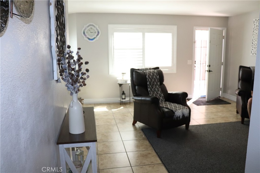 8998 Mango Avenue D Property Photo 19
