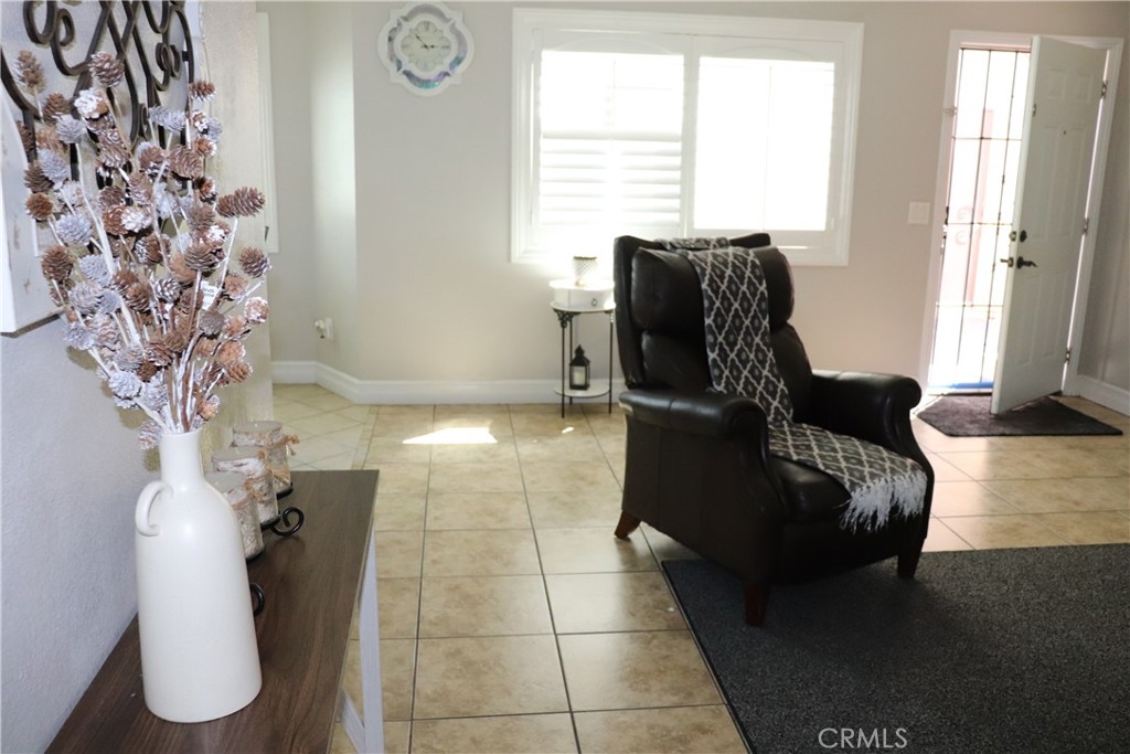 8998 Mango Avenue D Property Photo 23
