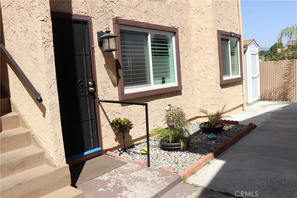 8998 Mango Avenue D Property Photo 25