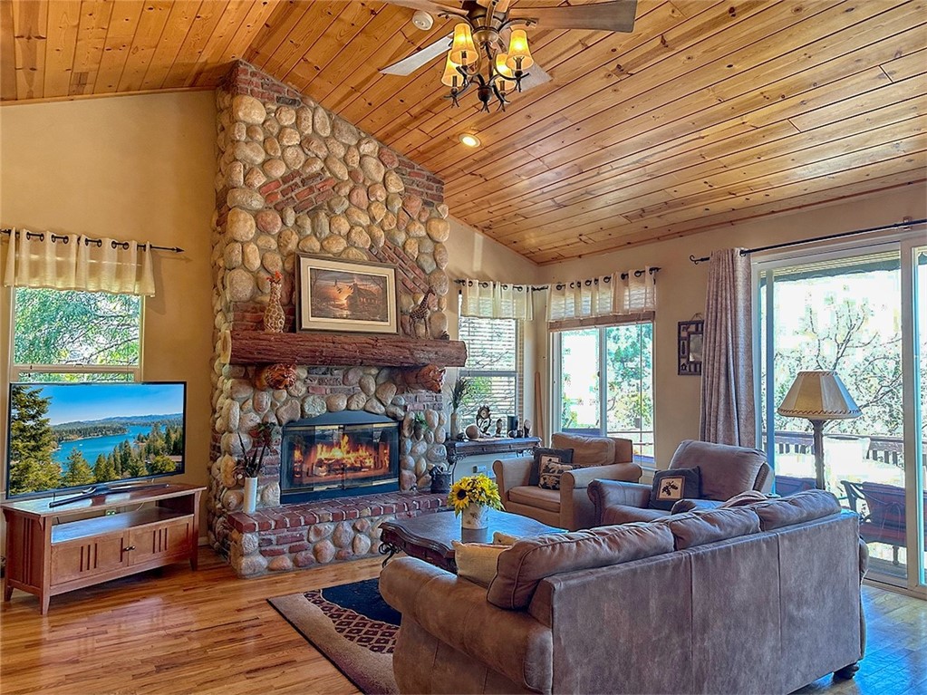 27551 North Bay Road Property Photo 1