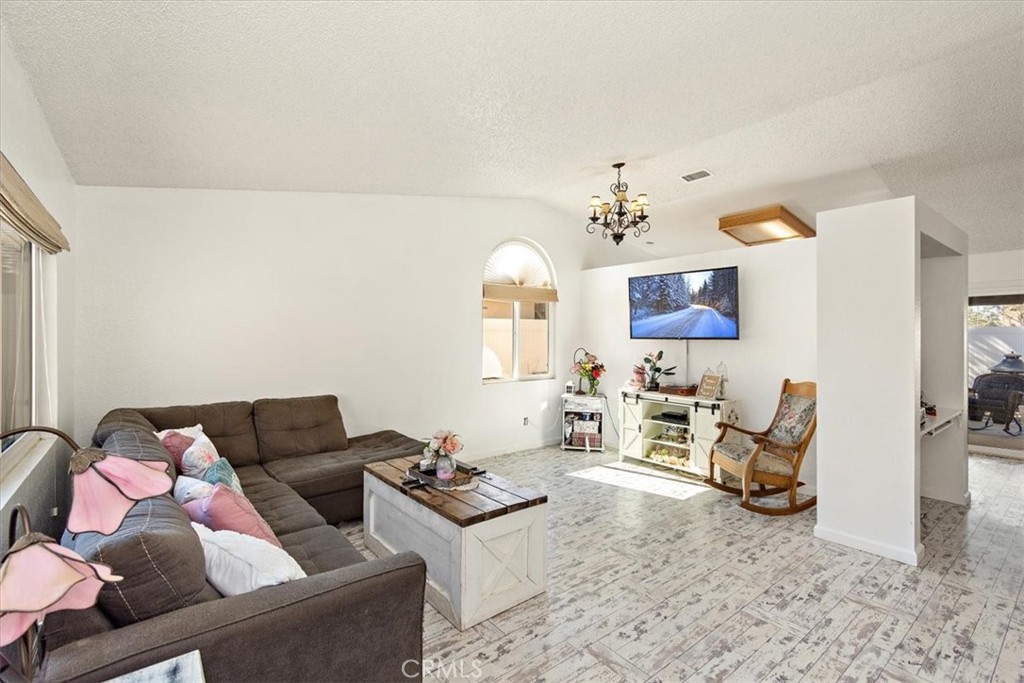 10840 Gates Street Property Photo 5