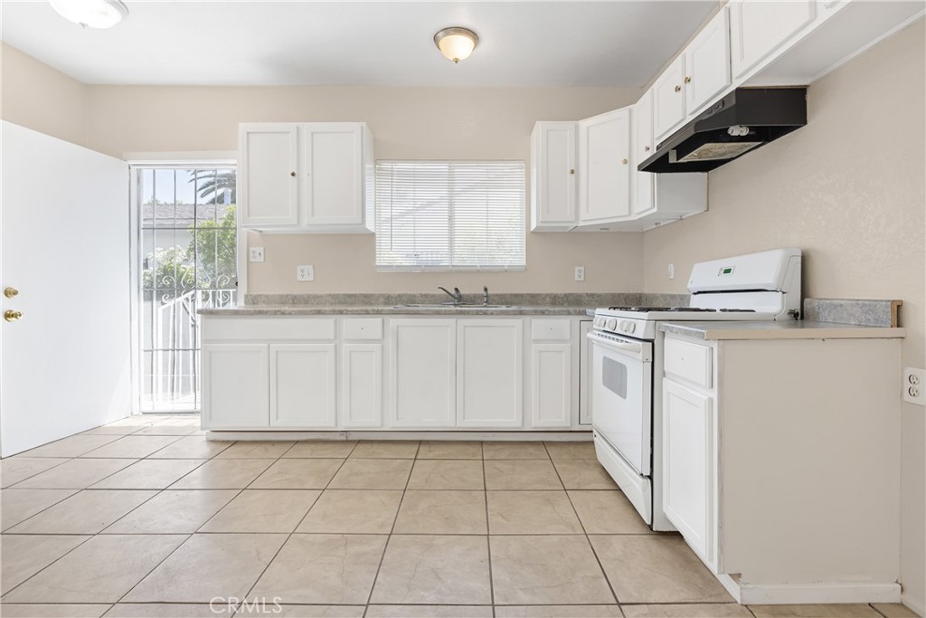 1335 N Lugo Avenue Property Photo 8