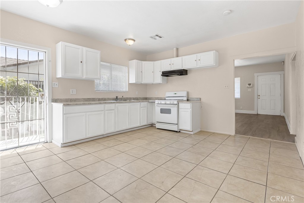 1335 N Lugo Avenue Property Photo 9