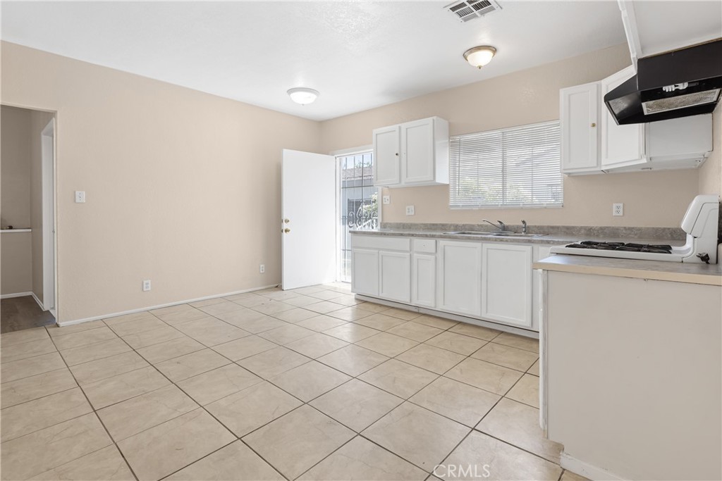 1335 N Lugo Avenue Property Photo 10