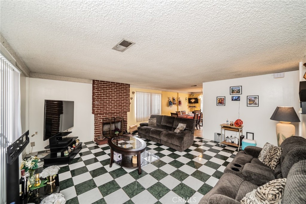 606 S Darney Avenue Property Photo 10