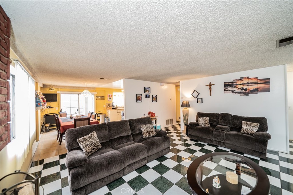 606 S Darney Avenue Property Photo 11