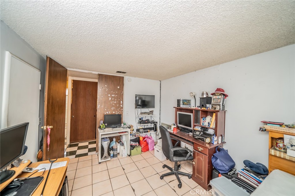 606 S Darney Avenue Property Photo 32