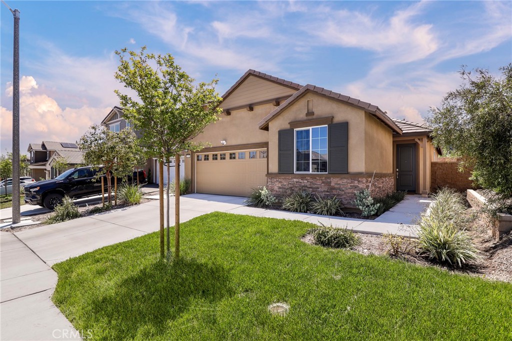 2476 Yellowstone Way Property Photo