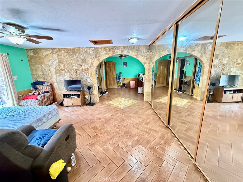 5450 Acacia Avenue Property Photo 14