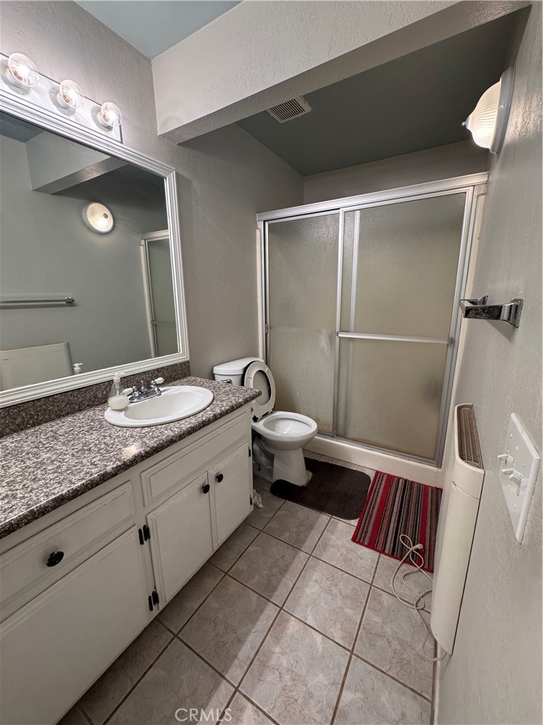 17665 Juniper Street Property Photo 8