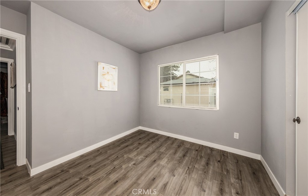 1192 E 33rd Street Property Photo 11