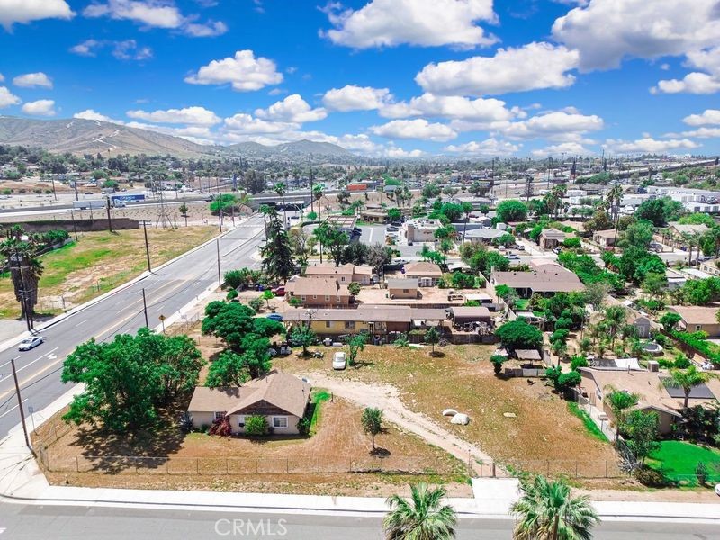 3607 Valley Way Property Photo 4