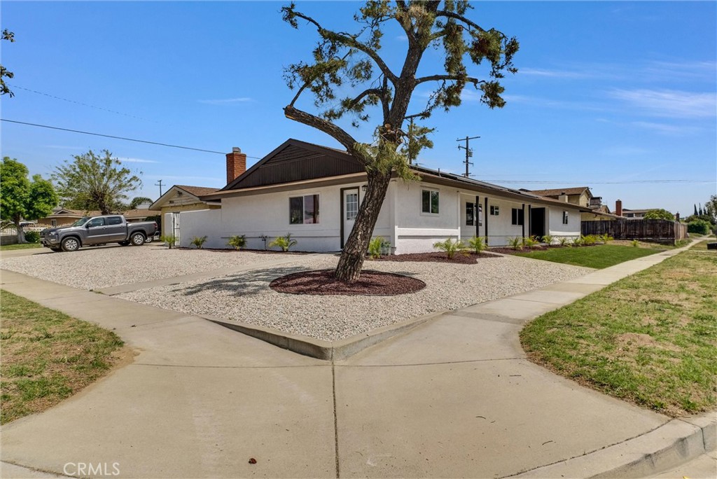 16208 Dianthus Avenue Property Photo