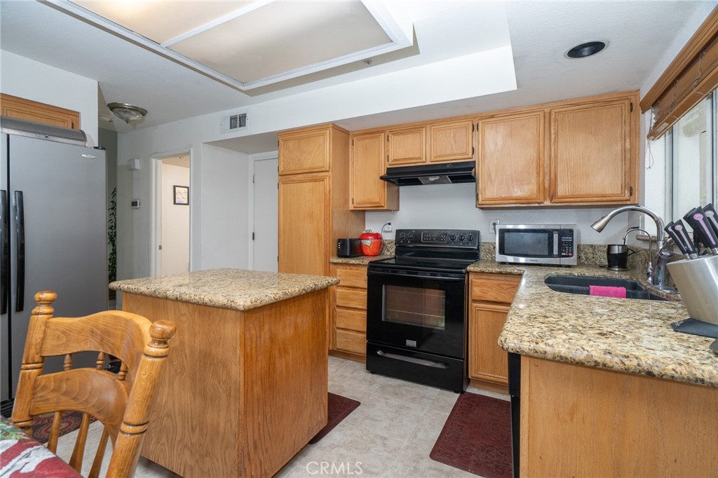 8082 Milan Court Property Photo 9