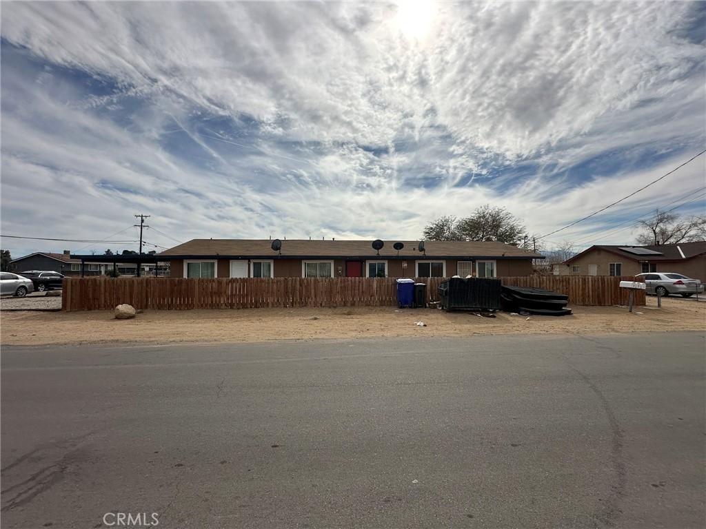 11895 White Avenue Property Photo 6