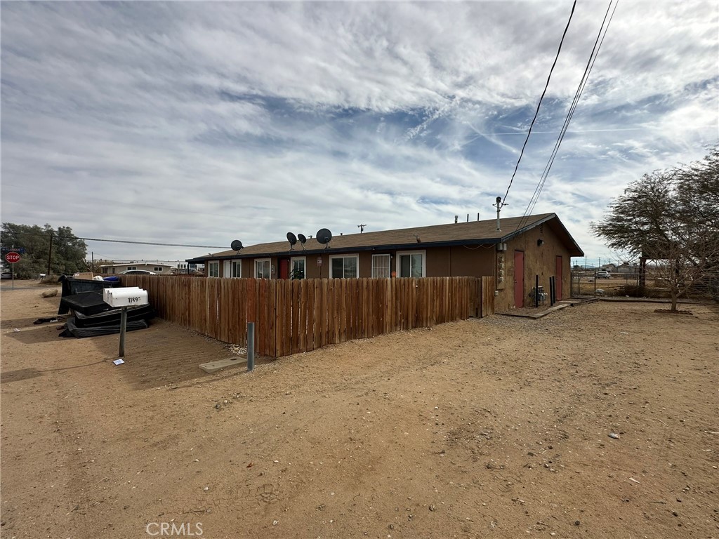11895 White Avenue Property Photo 7