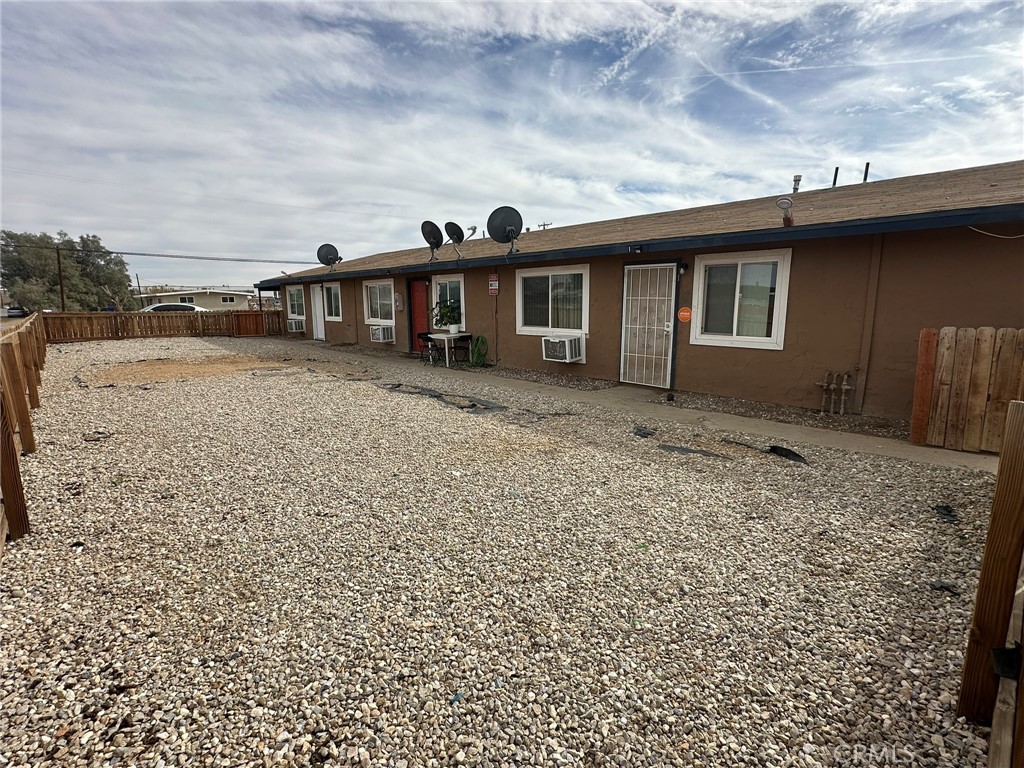 11895 White Avenue Property Photo 9