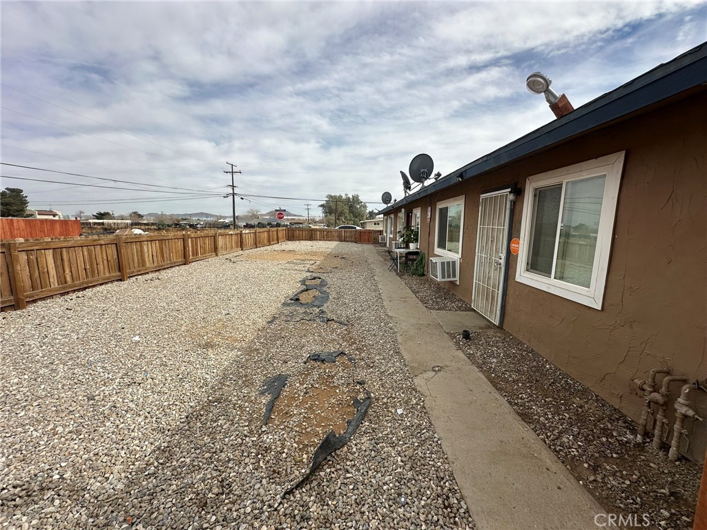 11895 White Avenue Property Photo 13