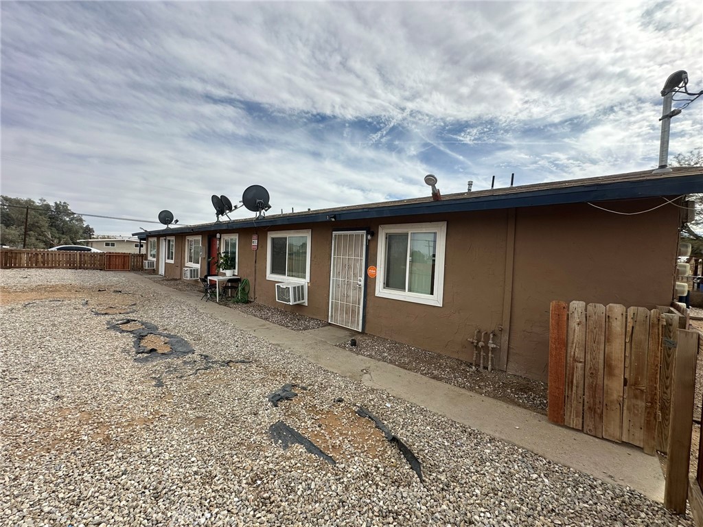 11895 White Avenue Property Photo 14