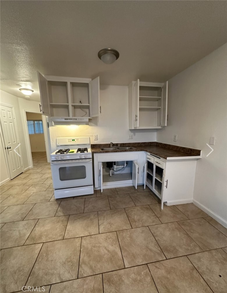 11895 White Avenue Property Photo 18