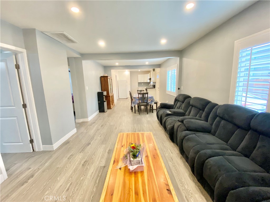 1087 W Rialto Avenue Property Photo
