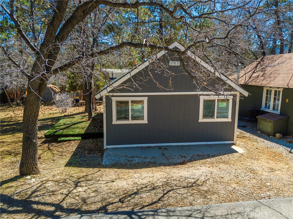 671 Sunset Lane Property Photo