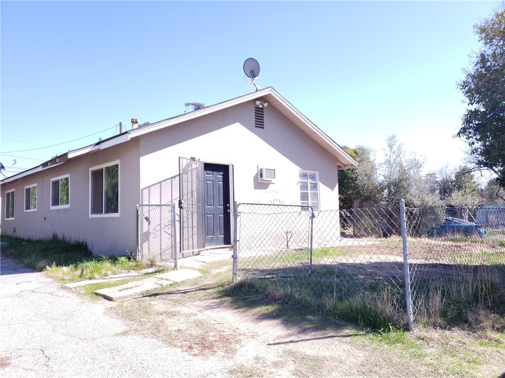 12372 1st St Property Photo