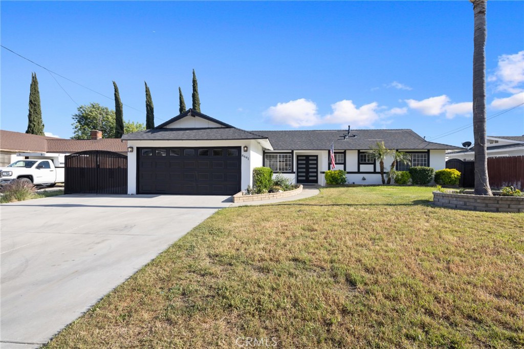 8641 La Grande Street Property Photo